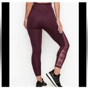 VICTORIAS SECRET Black Incredible Essential  Lace Up Yoga  Leggings Sz 8 L NWT